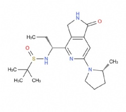 (S)-2-methyl-N-[(1R)-1-{6-[(2R)-2-methylpyrrolidin-1-yl]-1-oxo-2,3-dihydro-1H-pyrrolo[3,4-c]pyridin-4-yl}propyl]propane-2-sulfinamide